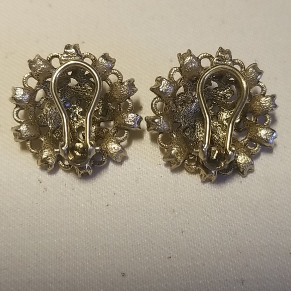 Vintage clip earrings gold-tone w/blue grn stones - Picture 2 of 2